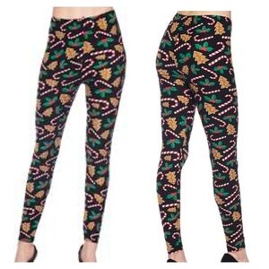 Holly Berries and Candy Canes Xmas Tree Holiday High Waist Leggings